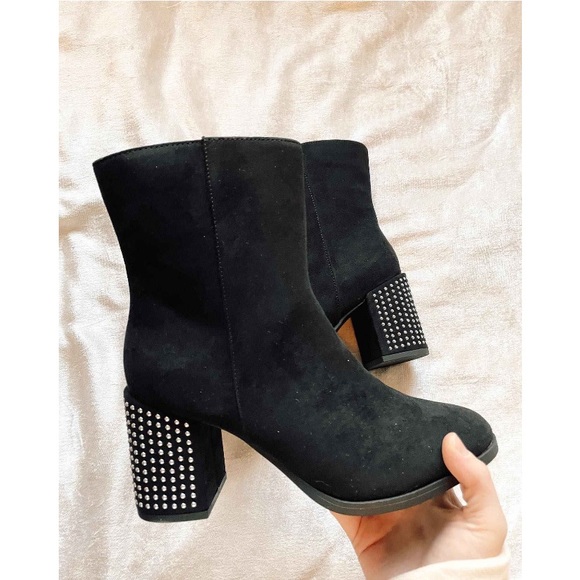 a new day Shoes - A new day boots size 6 studded heel new